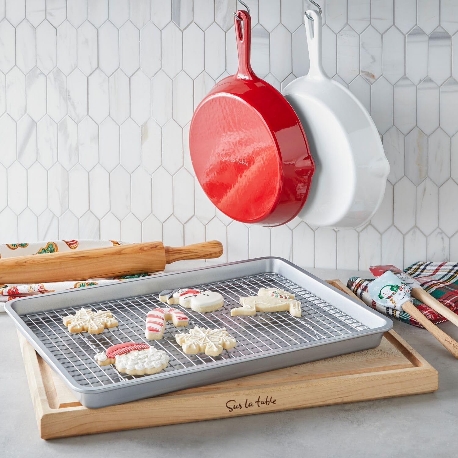 Sur La Table Jelly Roll Pan - Nonstick Aluminized Steel Baking Sheet | 15.75" x 10.75" for Easy Release Cookies & Cakes