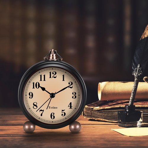 Tetino Analog Alarm Clock,Battery Powered Desk Clocks with Night Light,Silent Non Ticking,Retro Simply Design Alarm Clocks for Living Room, Bedroom, Bedside,Dormitory,Decor,Gift (Black)