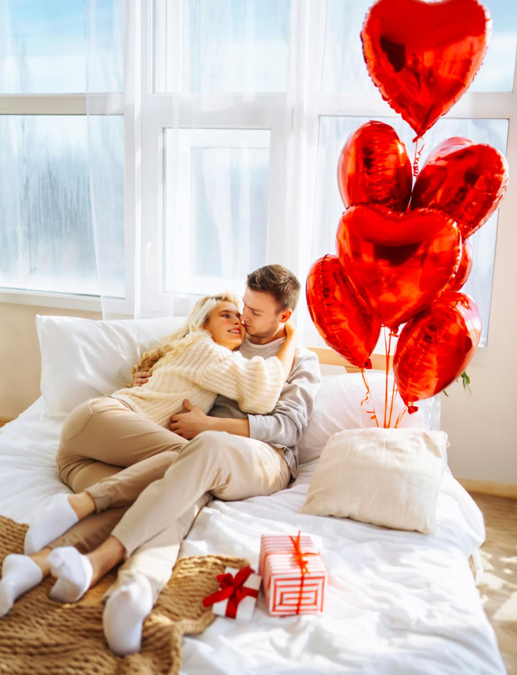 Adeyoo Anniversary Balloons Decorations,Happy Anniversary Banner,Red Heart Shaped Balloons,Large Love Balloon,Rose Petals,Latex Balloon for Romantic Nigh Valentines Day Party Supplies