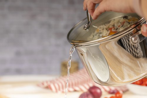 Kuhn Rikon Premium Allround Plus Saucepan 2qt - Versatile Cooking Pot for Kitchen Essentials - Durable Stainless Steel Construction - Ideal for Simmering, Boiling, and More