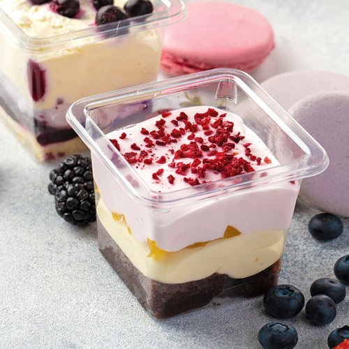 Slomg 100 Pack 12 oz Plastic Dessert Cups with Lids and Forks, Disposable Cupcake Tiramisu Containers Ice Cream Bowls for Yogurt Trifle Candy, Clear Square Parfait Fruit Cups for Appetizer Snack Salad
