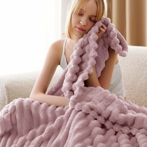 Bedsure GentleSoft Pink Fleece Blanket - Cozy 50x60 Inch Throw for Home, Office & Gifts