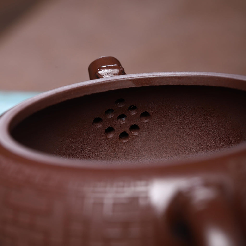 SILINE Zisha Teapot, Chinese Yixing Clay Handmade Tea Pot 9.6 Oz, Infuse Brew Kung Fu Loose Leaf Tea Maker (Lucky Rabbit,Zini Purple Clay)