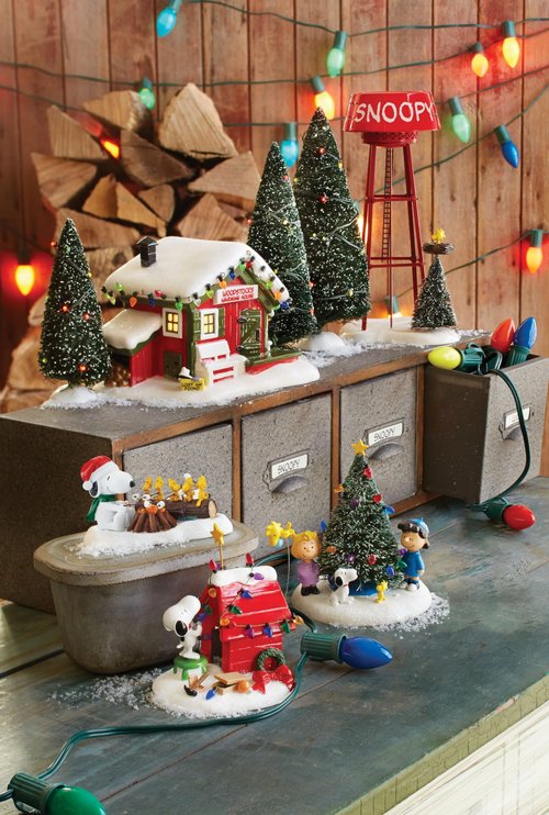 Department 56 Peanuts Village O' Christmas Tree Accessory Figurine