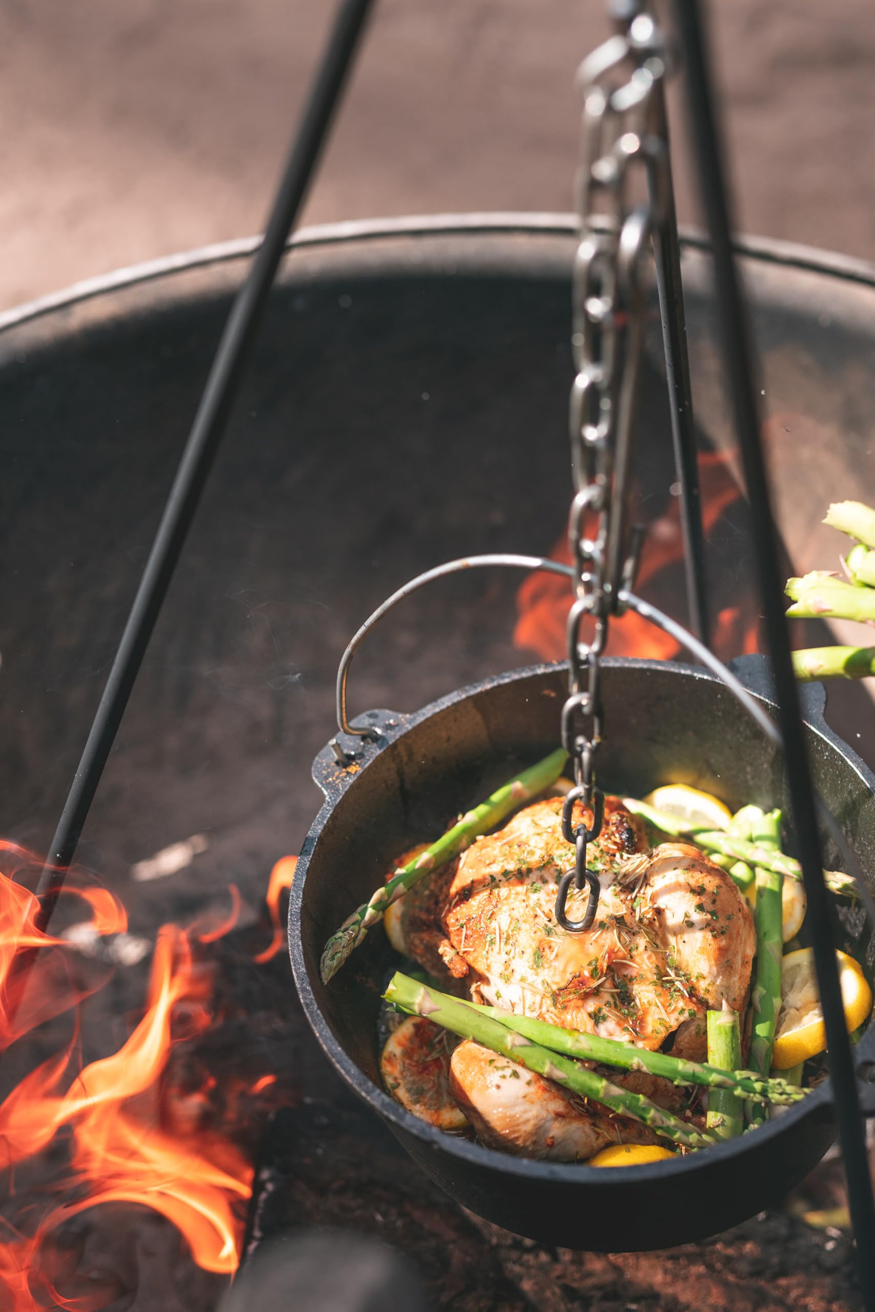 Stansport's Cast Iron Dutch Oven with Lid (16023) - Large 4 Quart Capacity, Durable Cast Iron Construction, Perfect for Outdoor Cooking, Home Kitchen and Camping Trips, Flat Bottom Design