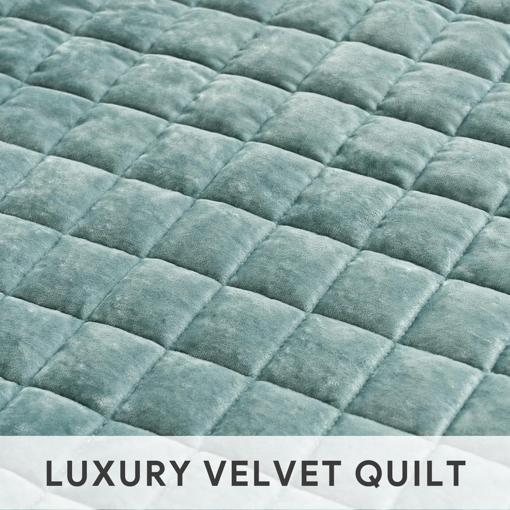RECYCO Luxury Velvet Quilt Set - Twin/Twin XL Lightweight Comforter with 1 Pillow Sham - Aqua Green