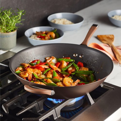 Circulon Symmetry Hard Anodized Nonstick Stir Fry / Wok Pan with Helper Handle - 14 Inch, Chocolate