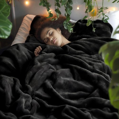 Bedsure GentleSoft Fleece Blanket - King Size Black Plush Microfiber, Soft & Cozy, 108x90 Inches