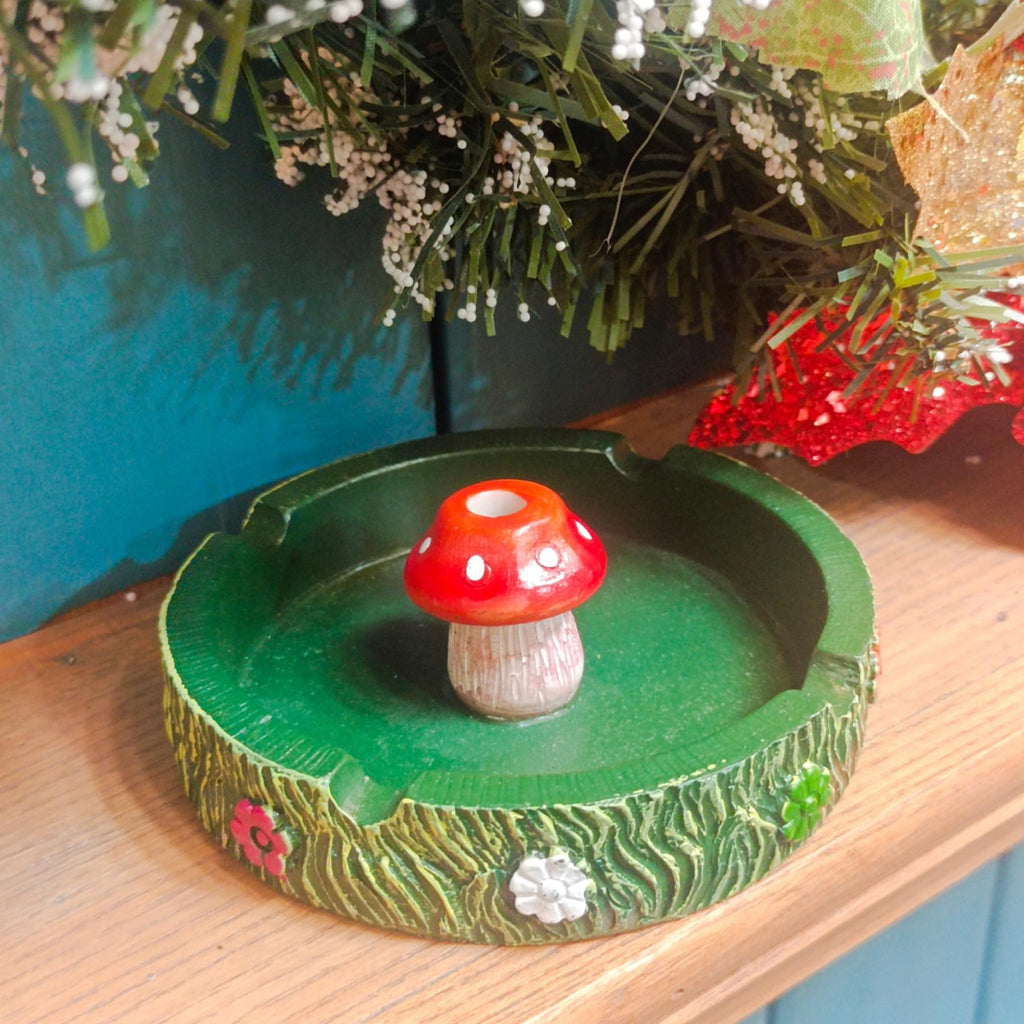 Ashtray Cool Ashtrays Cigarette Snuffer for Smokers,Mushroom Ashtray Outdoors Resin Ash tray Decor, Mushroom Ornament Gifts for Home Office (Mushroom Ashtray)