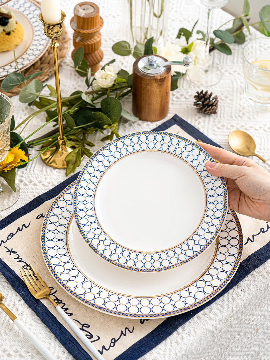 CwlwGO-Bone China Dinner Plates Set of 4, Lace Dishes Set for Salad, Pasta, Dessert, Dinnerware Dishset for Kitchen, Not Suitable for Microwave (8 Inch)