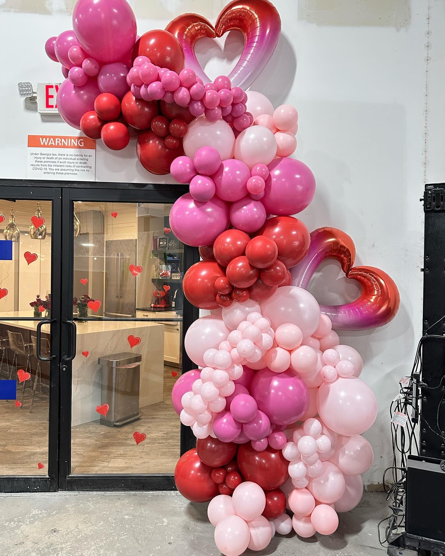 PityBlns Valentine's Day Balloon Arch Kit - 382Pcs Rose Petals Red Heart Balloons Red and Pink Latex Balloons Garland Kit for Valentines Day Galentines Wedding Engagement Anniversary Party Decorations