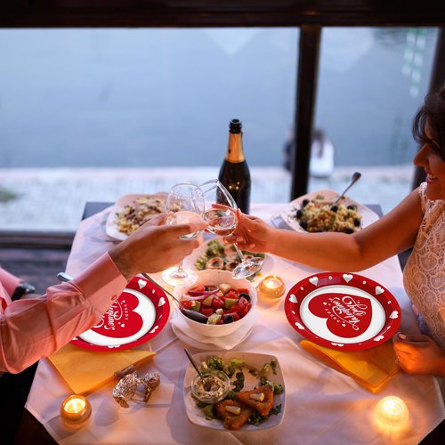 QZYL 50 PCS Valentines Plates, Disposable Round Heart Plate, 9" Paper Happy Valentine Day Design Red Heart Plates Love Plate, Love Valentines Decorations for Party Wedding Birthday Anniversary