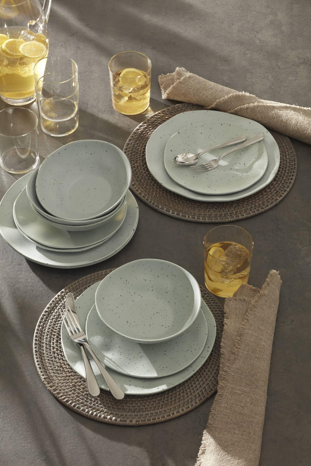Oneida Silverware Set, Grant 20 Piece Everyday Flatware Set, Service For 4, 18/0 Stainless Steel, Dishwasher Safe, Knives Spoons And Forks Set, Dishwasher Safe, Home And Kitchen (Silver, 20 Pieces)
