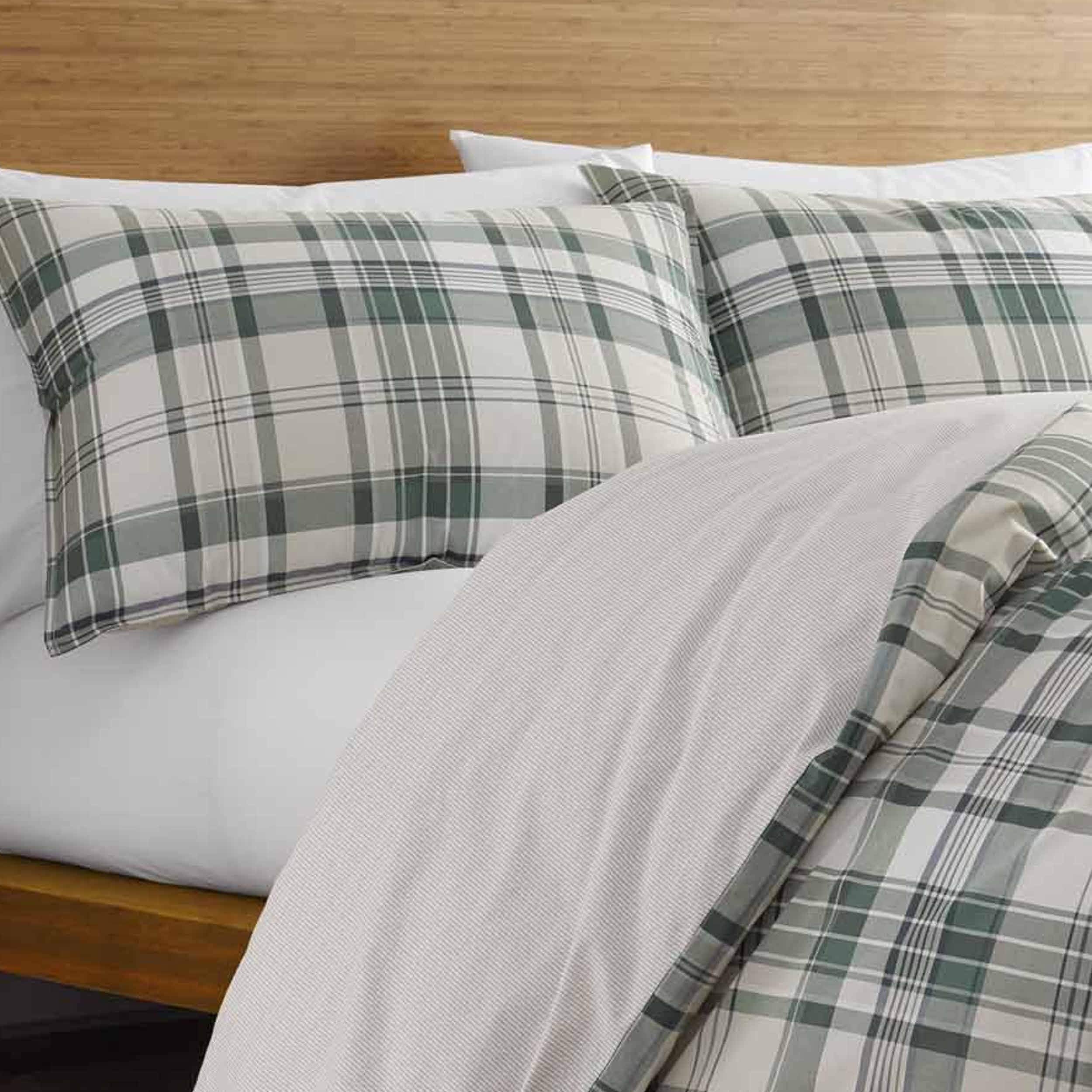 Eddie Bauer - Twin Duvet Cover Set, Soft Cotton Reversible Bedding with Lightweight Feel, 2 Piece Bedding with Matching Pillowcase (Timbers Evergreen)