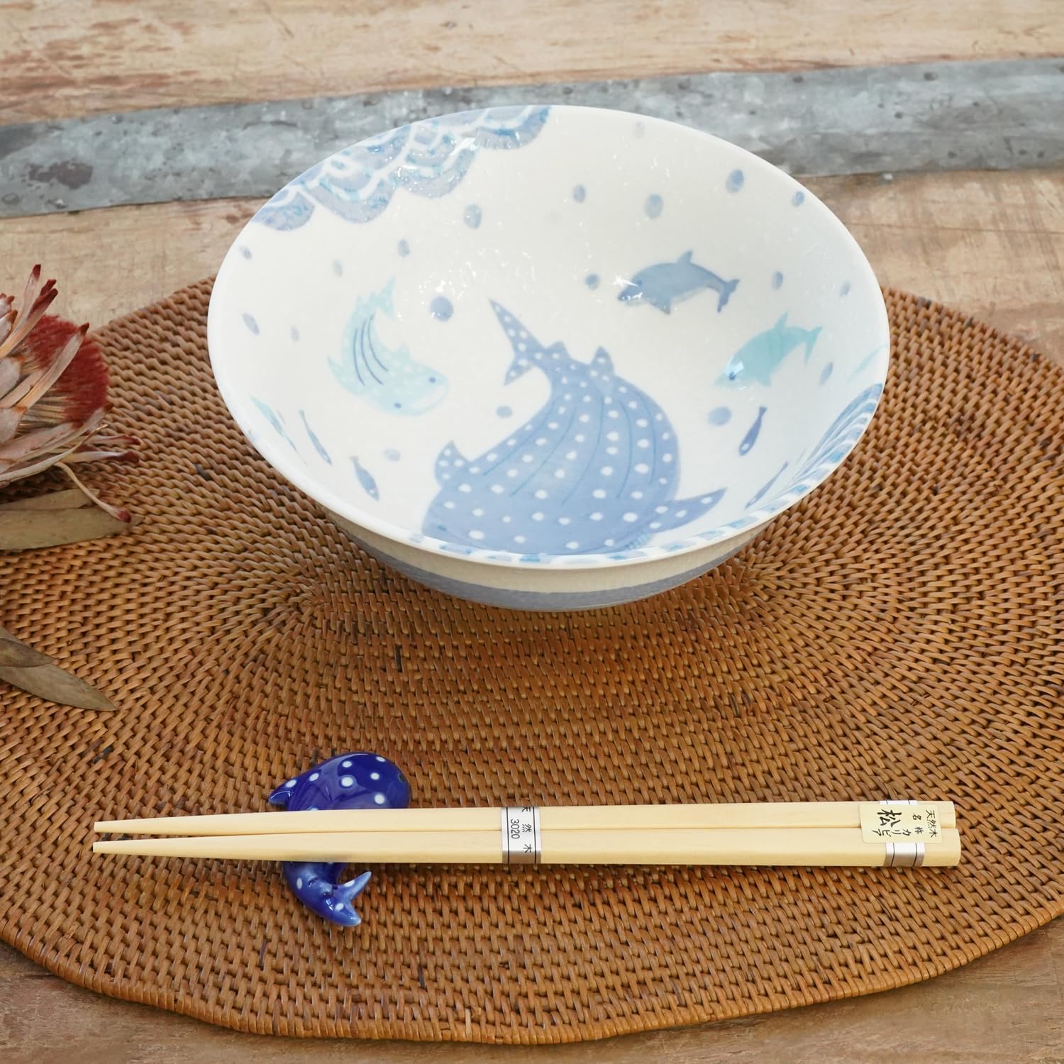 Whale Shark Donburi set, Microwave-Safe Bowl and Chic Chopstick, Whale Shark Chopstick Rest, Pair Set in Sea-Inspired Gift Box, For Ramen, Bowls, Rice Bowls, Soup Bowls.