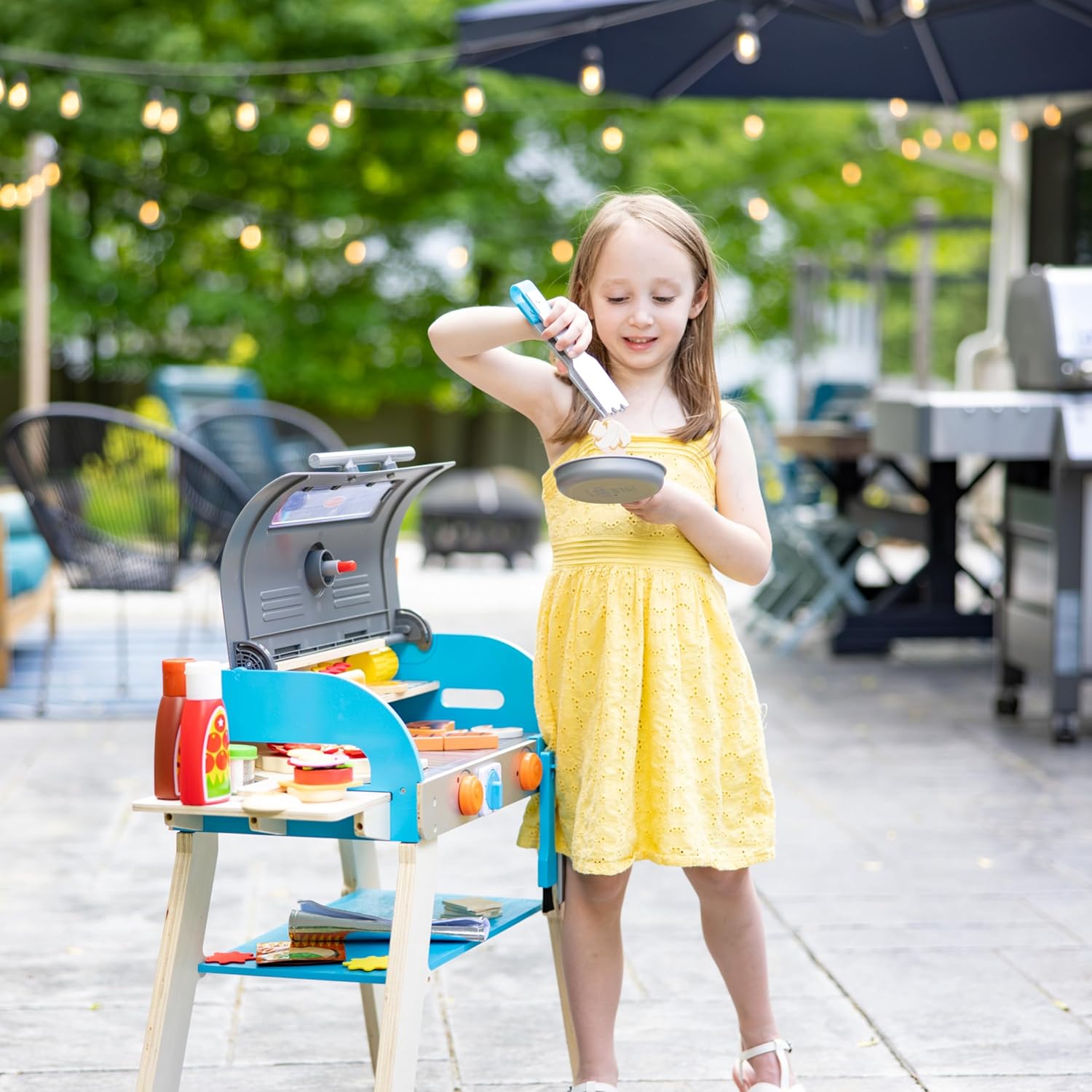 Melissa & Doug Deluxe Wooden Barbecue Grill & Smoker | Kids Play Kitchen Set with Toy Food - FSC Certified