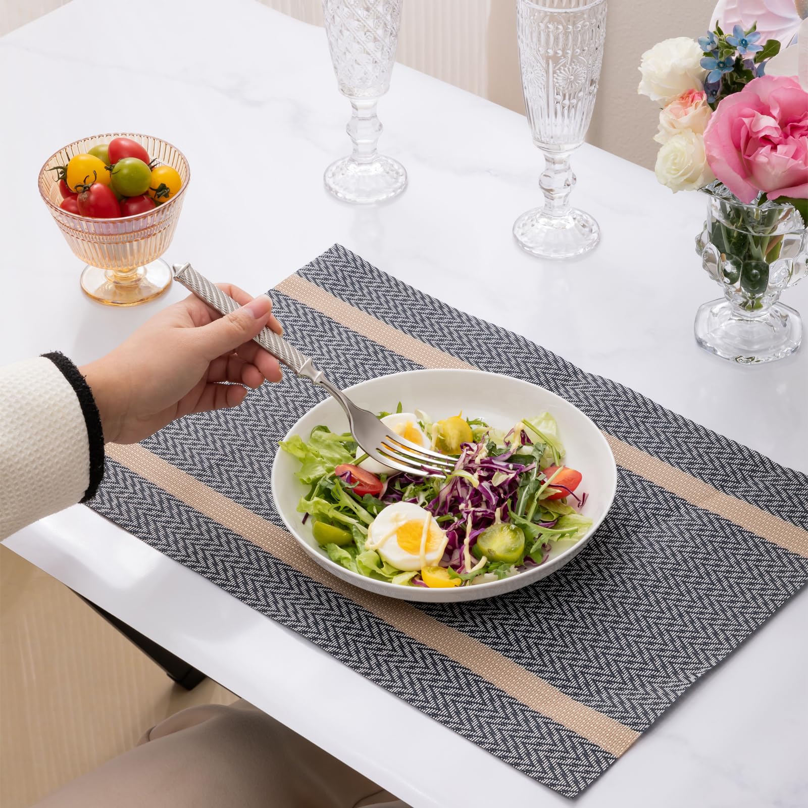 ZYPB 16-Piece Premium Silverware Set, Roman Rope-Pattern Flatware Crafted in 18/10 Stainless Steel, Elegant Silver Cutlery Set Service for 4, Heavy Duty Tableware with Mirror Polish, Dishwasher Safe