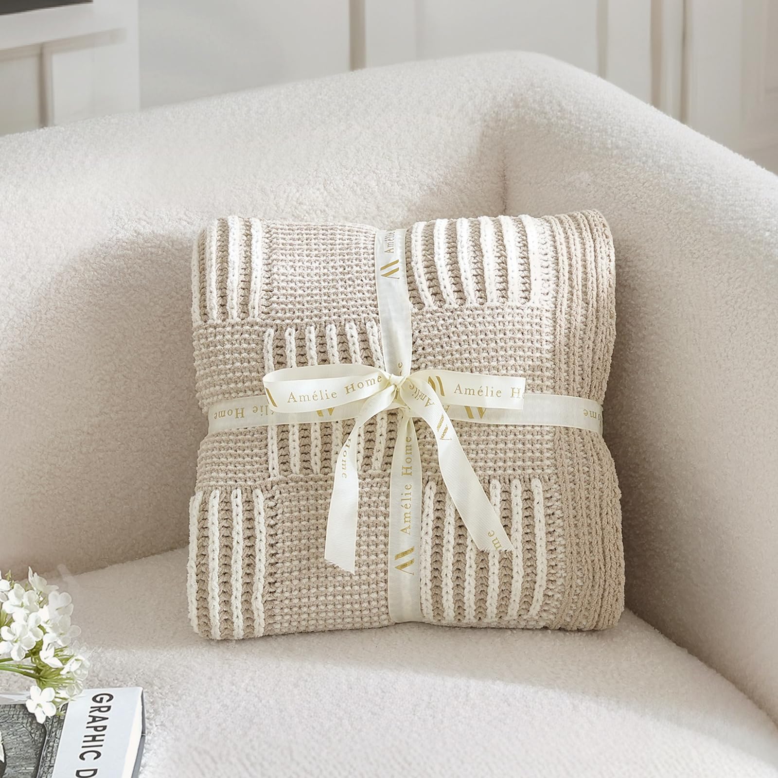Amélie Home Knit Throw Blanket, Soft Chenille Cozy Breathable Dual Tone Checkered Chunky Decorative Blanket for Couch, Bed & Sofa, French-Inspired Lightweight Warm Gift for Women, Beige, 50"x60"