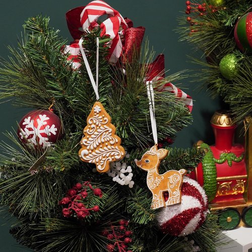 Cynkeyee Gingerbread Decorations - 2 Pcs Resin Tree & Deer Ornaments for Christmas | 4.5x0.5x3 IN