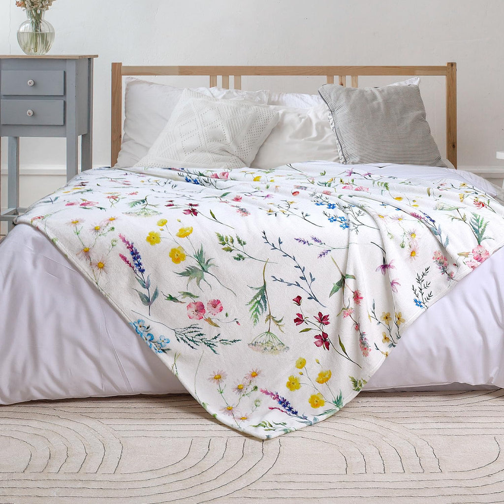 Floral Throw Blanket Wildflowers Throw Blankets Plant Floral Fleece Blankets Soft Warm Cozy Blanket Plush Throws Blankets Flower Decorative Blanket for Home Sofa Bedding 50" x 60"