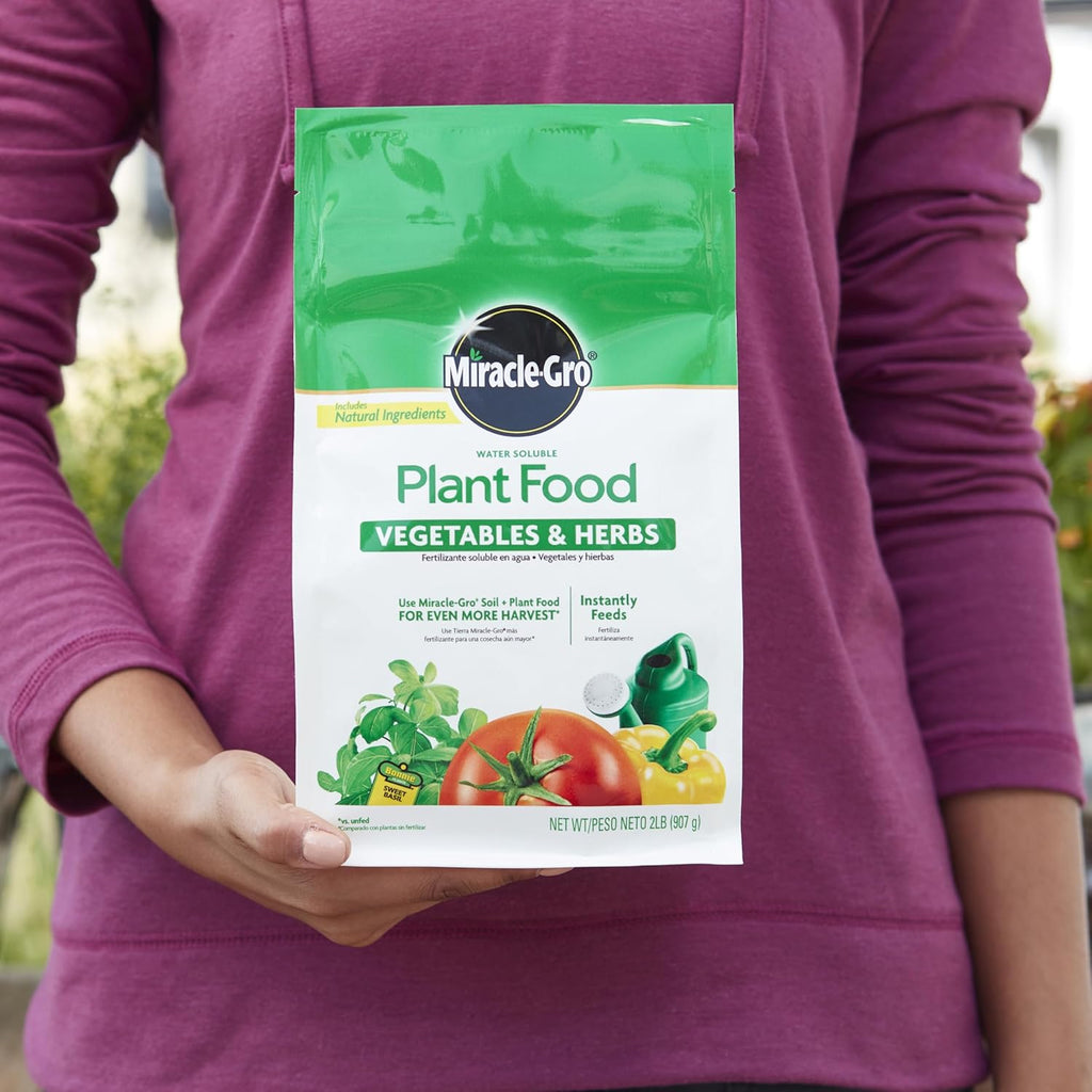 Miracle-Gro Water-Soluble Plant Food - Boost Vegetable & Herb Growth - 2 lbs Fertilizer for Tomatoes, Squash, Peppers, Cucumbers