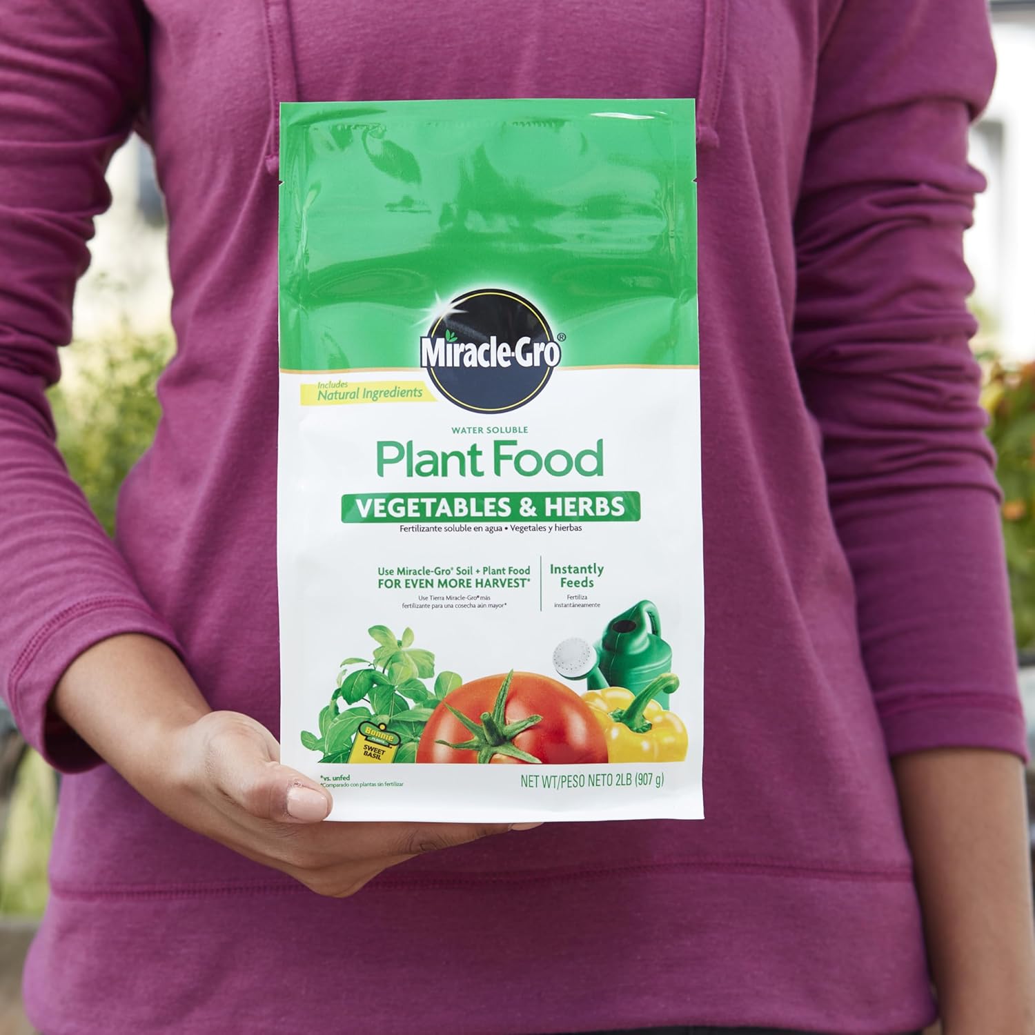 Miracle-Gro Water-Soluble Plant Food - Boost Vegetable & Herb Growth - 2 lbs Fertilizer for Tomatoes, Squash, Peppers, Cucumbers