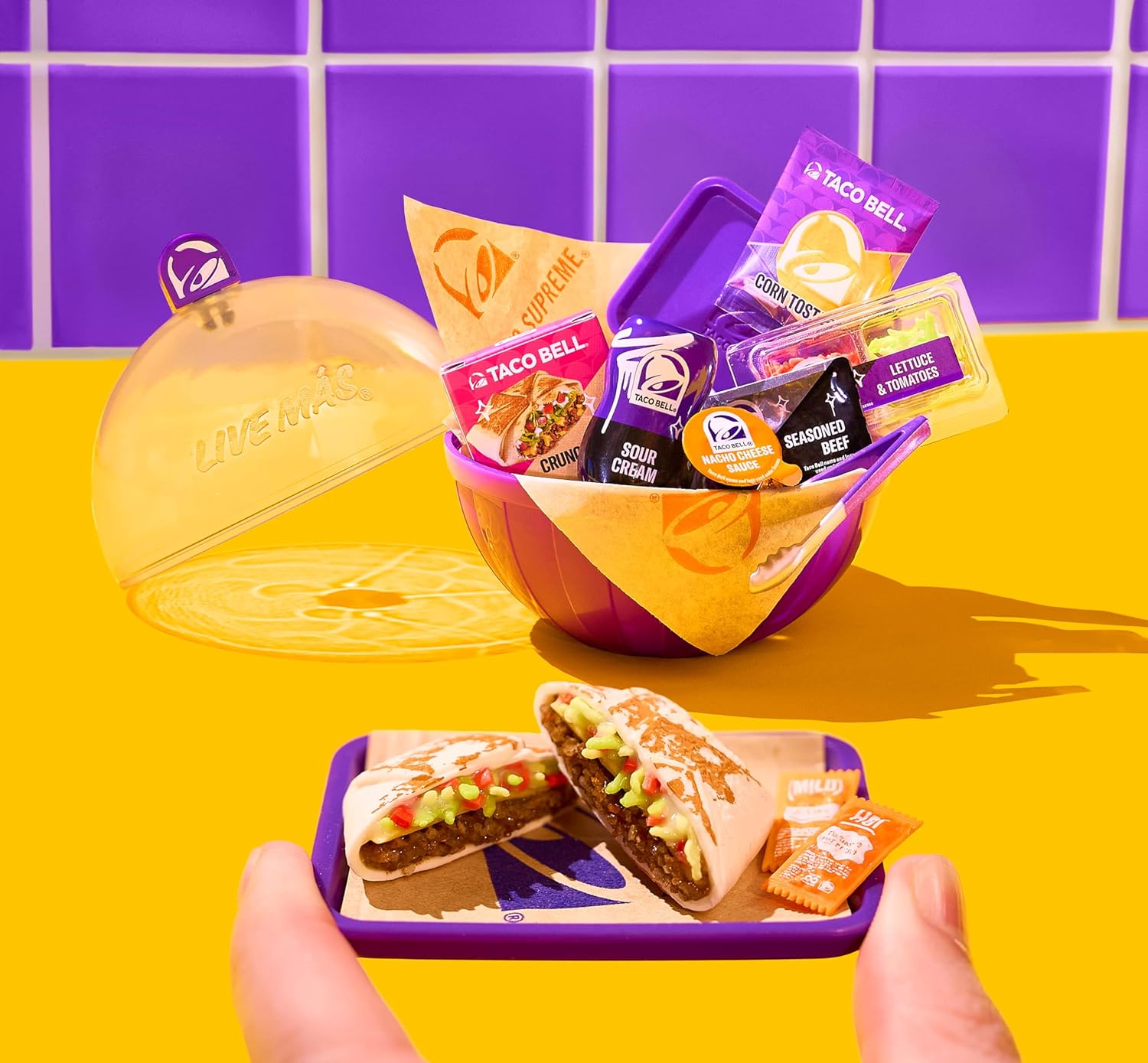 MGA's Miniverse Mini Taco Bell Collectibles - DIY Resin Replicas (2 Pack) | Fun for Ages 8+