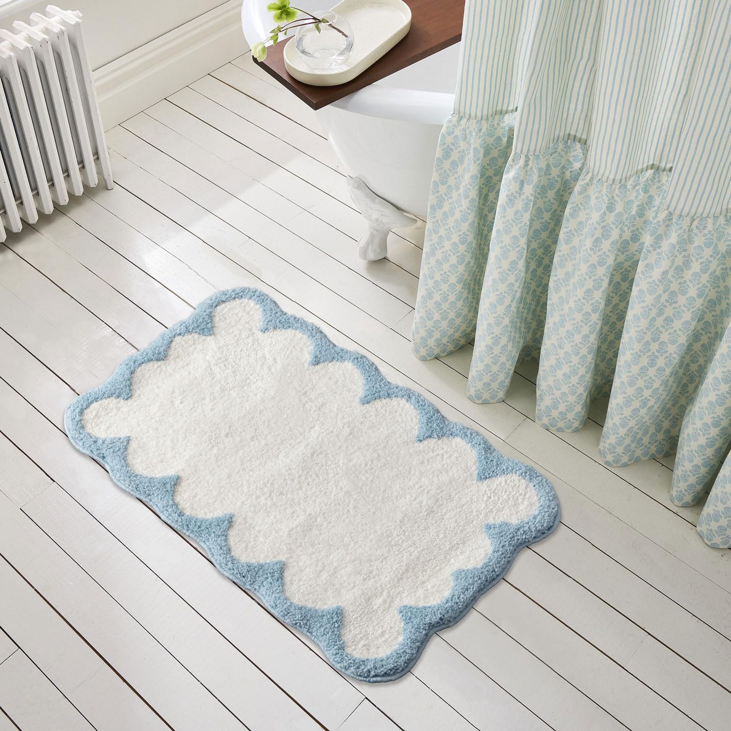 Urtlmaji Scalloped Bathroom Runner Rug Pink Long Bath Mat for Bathroom Non Slip Washable Cute Bath Mats Microfiber Absorbent Soft Aesthetic Preppy Large Bath Rugs for Bedroom Tub Sink 47"x20"