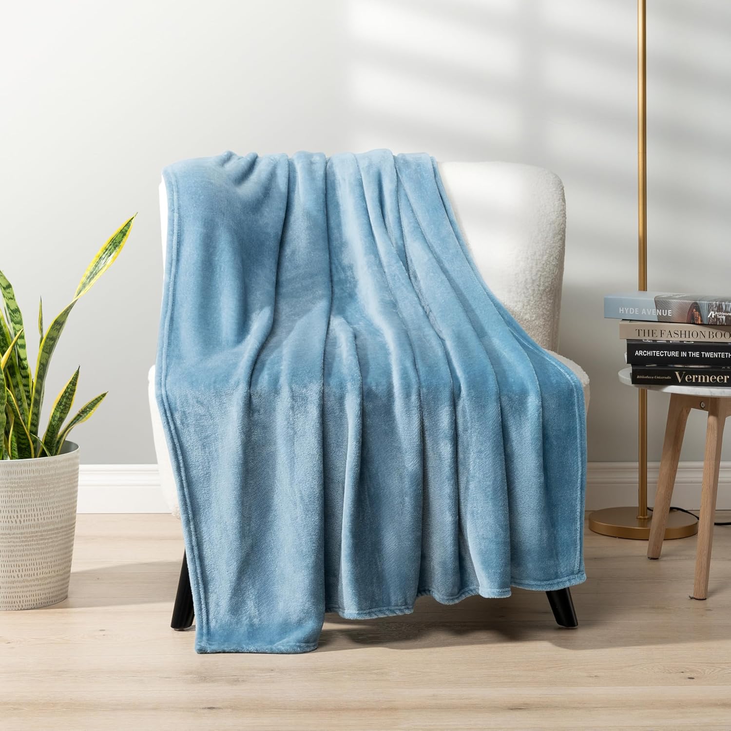 PAVILIA Dusty Blue Fleece Throw Blanket - Super Soft Flannel Sofa Blanket | Cozy 50x60" Plush Decor