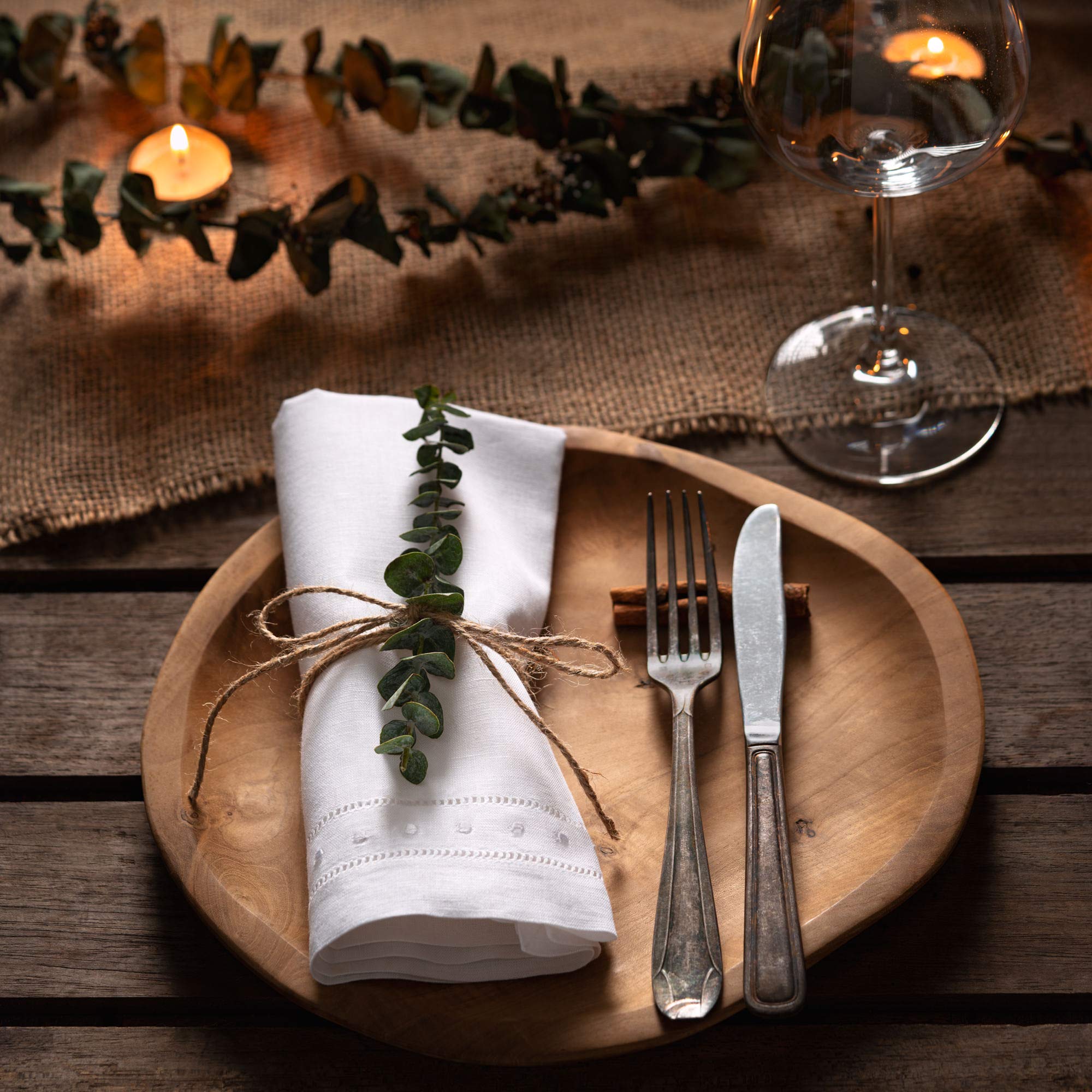 Linen Napkins Set of 4-100% Flax Linen White Dinner Napkins with Embroidered Dot 18 x 18 inch - Hemstitch Cloth Napkins Washable for Summer, Father's Day, 4th of July and Wedding