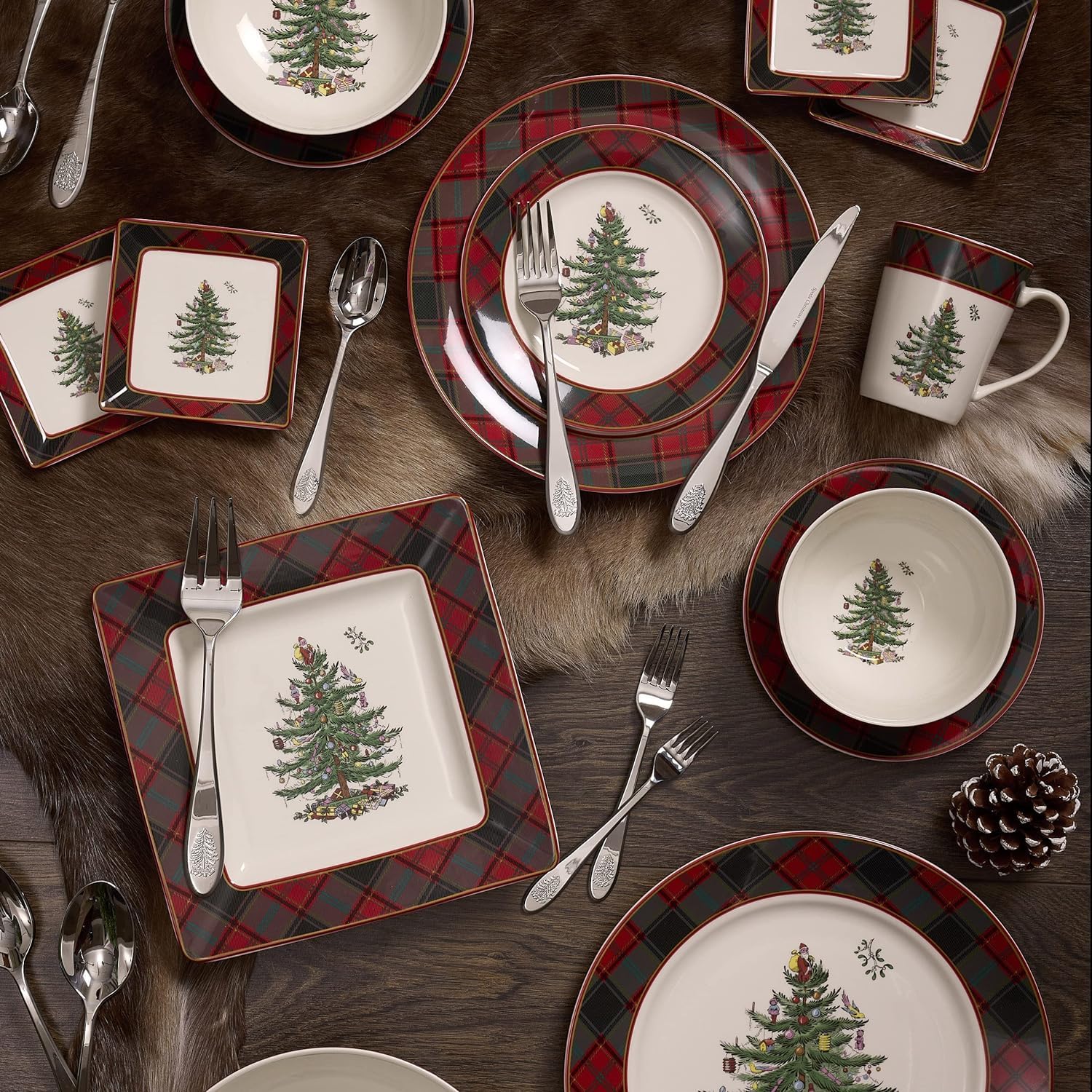 Spode – Christmas Tree – Christmas Tree Tartan Salad Plate - Set of 4