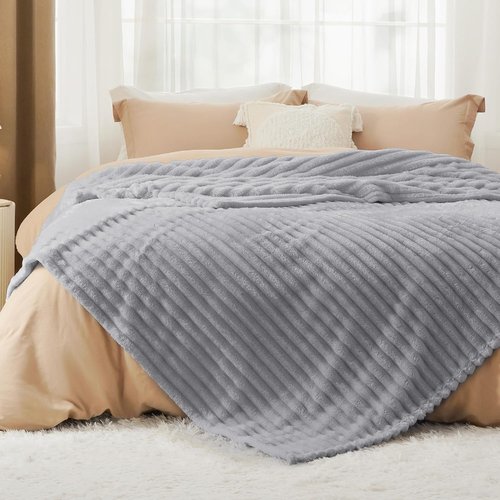 Bedsure GentleSoft Full Size Blanket - Cozy Light Grey Fleece Throw, 84x90 Inches for Ultimate Comfort