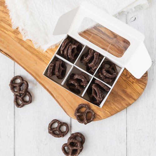 Modsy Baking - 100 pcs Black Mini Truffle Box for 6 treats with Window and Dividers, Bakery Boxes, 5 x 3.5 x 1.57 Inches VERY SMALL Baking Boxes, Square Truffles Decorating Supplies for Gift Giving