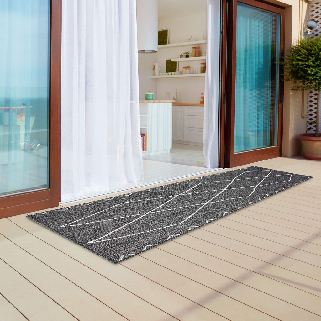 Madison Park Darya Woven Turkish Indoor/Outdoor Area -Rug for Backyard, Geo Moroccan, Home Décor, Weather Resistant Floor Mat, Easy to Clean Patio -Rugs, Deck Carpets, 7'11" x 10', Grey/White
