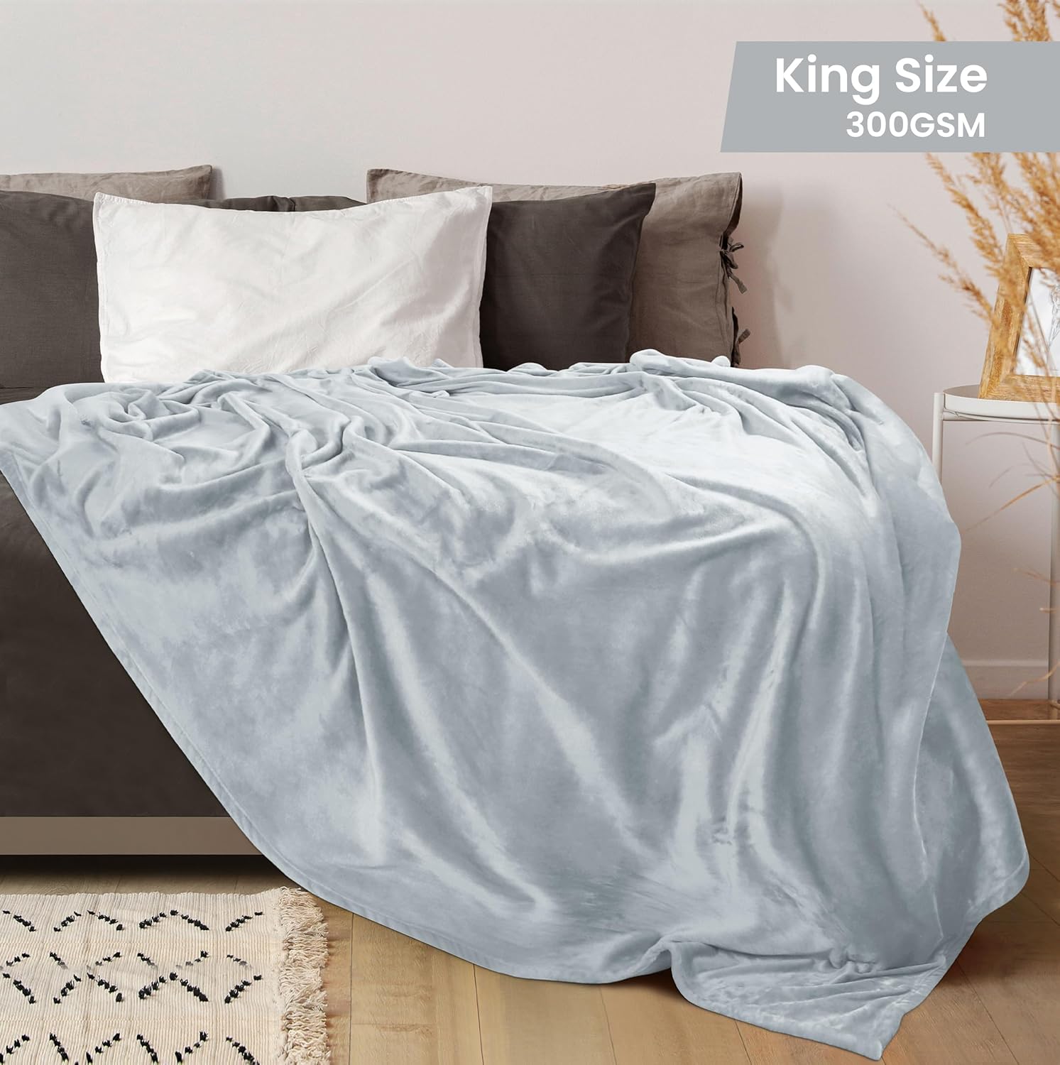 Utopia Bedding Fleece Blanket - Ultra Soft King Size Light Grey (90x102 Inches) | Cozy All-Season Microfiber Decor