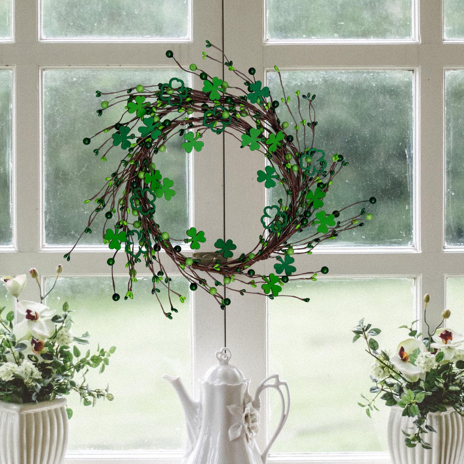1 Pcs St Patricks Day Garland 5ft, Shamrock Garland, St Patrick's Day with Green Light, St. Patrick's Day Decorations Saint Patricks Irish Decor for Table Mantle Indoor Home