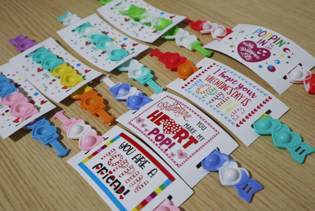 UAUOCU Valentines Day Gifts for Kids Classroom, 28 Valentine Cards Bulk for School Class Prizes Boys Girls Exchange Gift Goodie Fillers