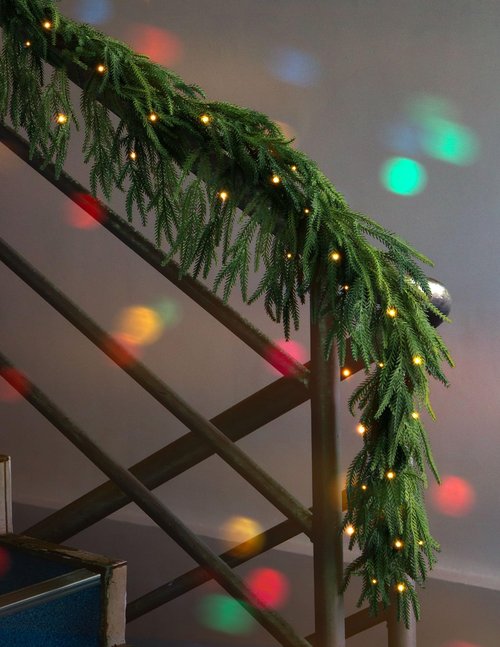 JOJOLEE 9FT Artificial Norfolk Pine Garlands, Pre-Lit Christmas Garland with Timer Lights 8 Modes, Battery Powered Evergreen Garland, Natural Hanging Greenery for Fireplace Mantle Stair Decor