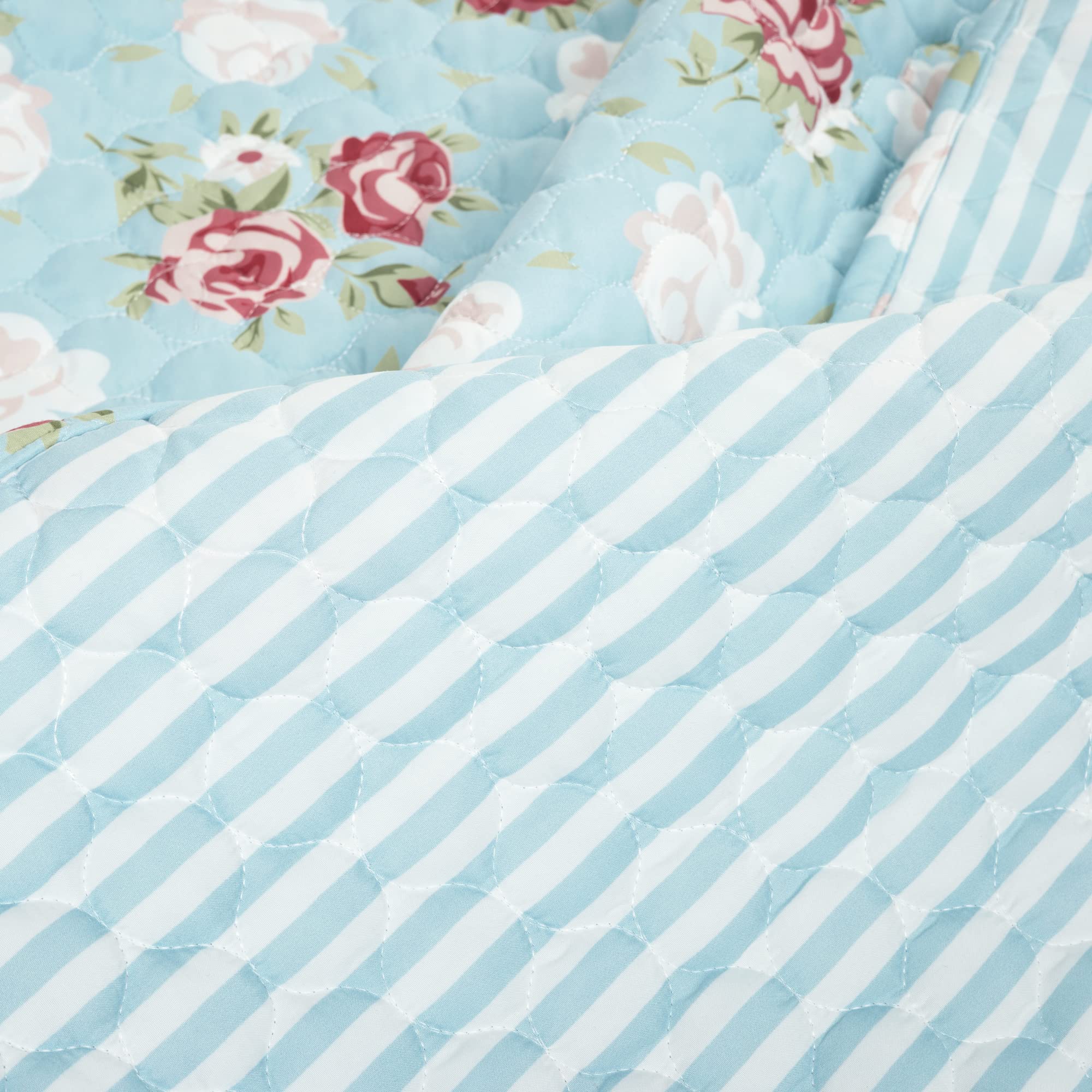 Lush Decor Cottage Core Floral Ruffle Reversible Oversized 3 Piece Quilt Set, King/Cal King, Blue & Blush