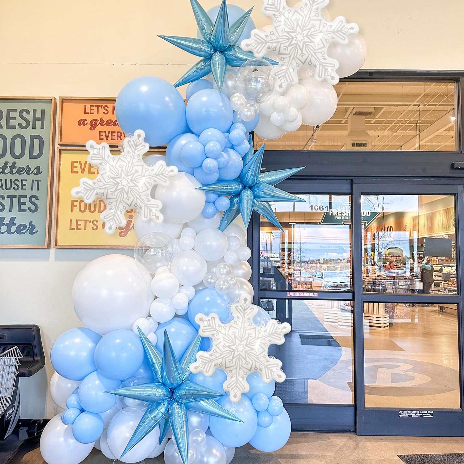 Clear Snowflake Balloons, 36 inch, Set of 5 Foil Mylar Balloons for Christmas and Winter Wonderland Ice Snow Themed Birthday Party Decorations