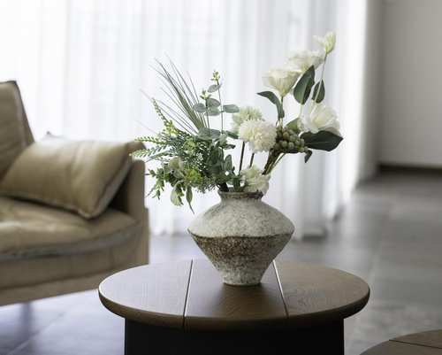 CozyWel Rustic Farmhouse Textured Ceramic Vase, Handcrafted Distressed White Pottery Flower Vase for Centerpiece, Decorative Vases for Living Room, Kitchen, Bedroom, Office Decor, Gift & Weddings