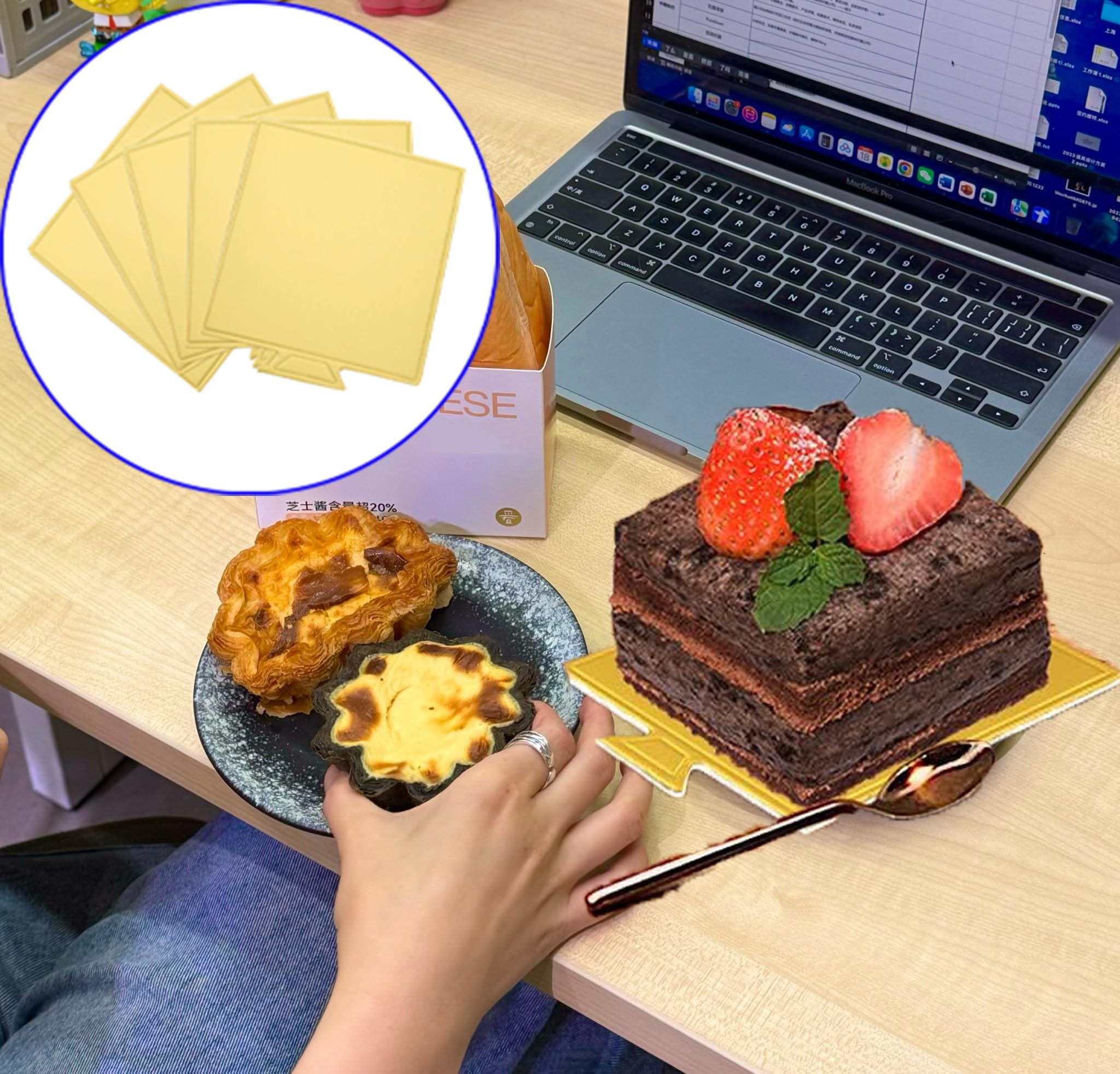 Gold -Square 100pcs 3.6'' Mini Cake Boards Mousse Cupcake Base, Food Grade Cardboard for Cupcakes- for Wedding, displaying cupcakes, mini cakes, Anniversary, Birthday Parties and other pastries.
