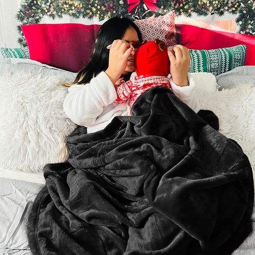 Bedsure GentleSoft Fleece Bed Blanket - Oversized Black Microfiber Cozy Luxury 120x120 Inches
