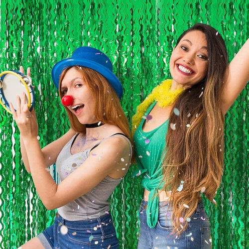 Green Tinsel Foil Fringe Curtains - Wavy Backdrop for Parties & Photo Booths | Metallic Streamers