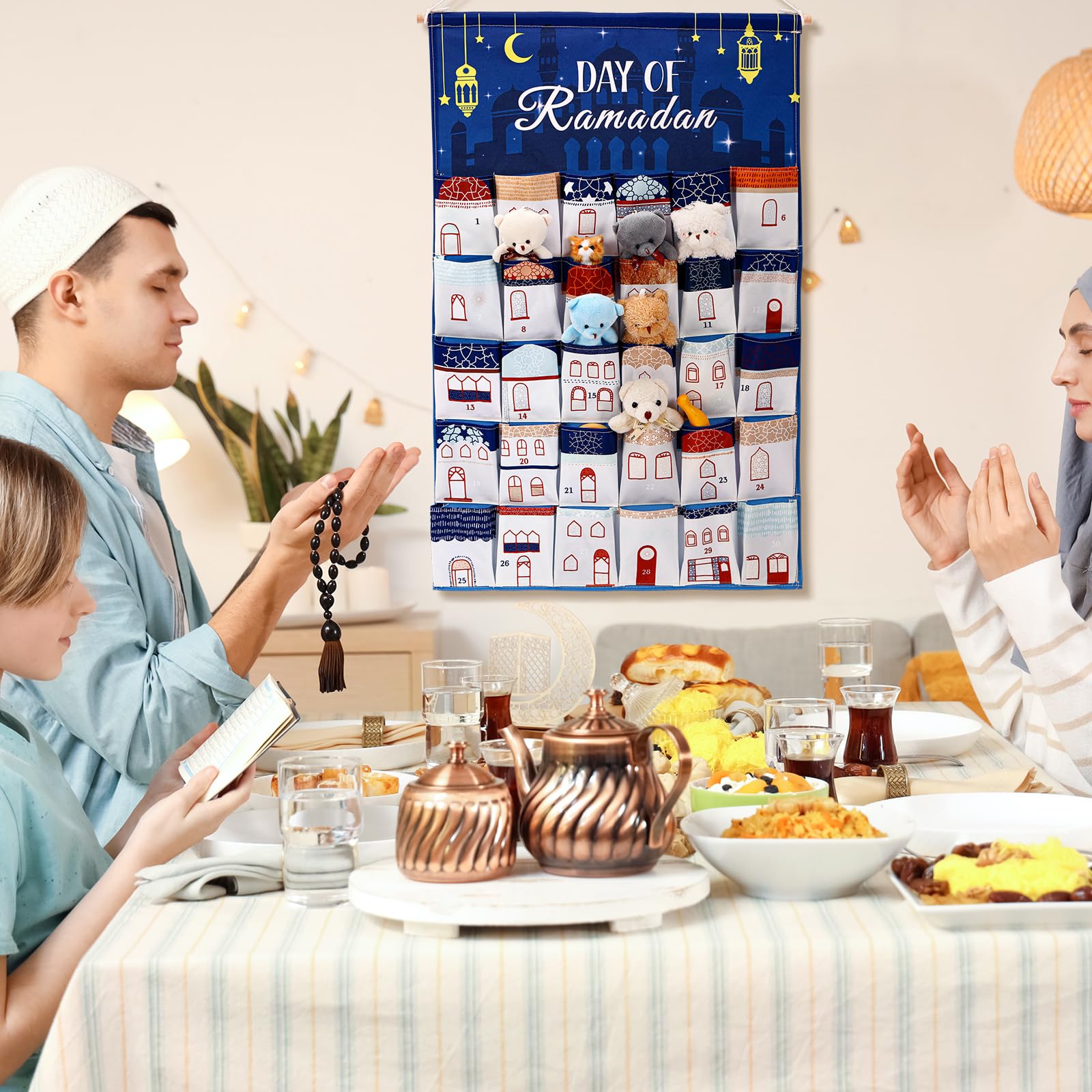 Fanfanwin Ramadan Countdown Calendar Fabric 30 Days Mystery Eid Countdown Calendar House Design Ramadan Wall Decor with 30 Pockets Blue Eid Mubarak Poster Gift for Home Wall Decor