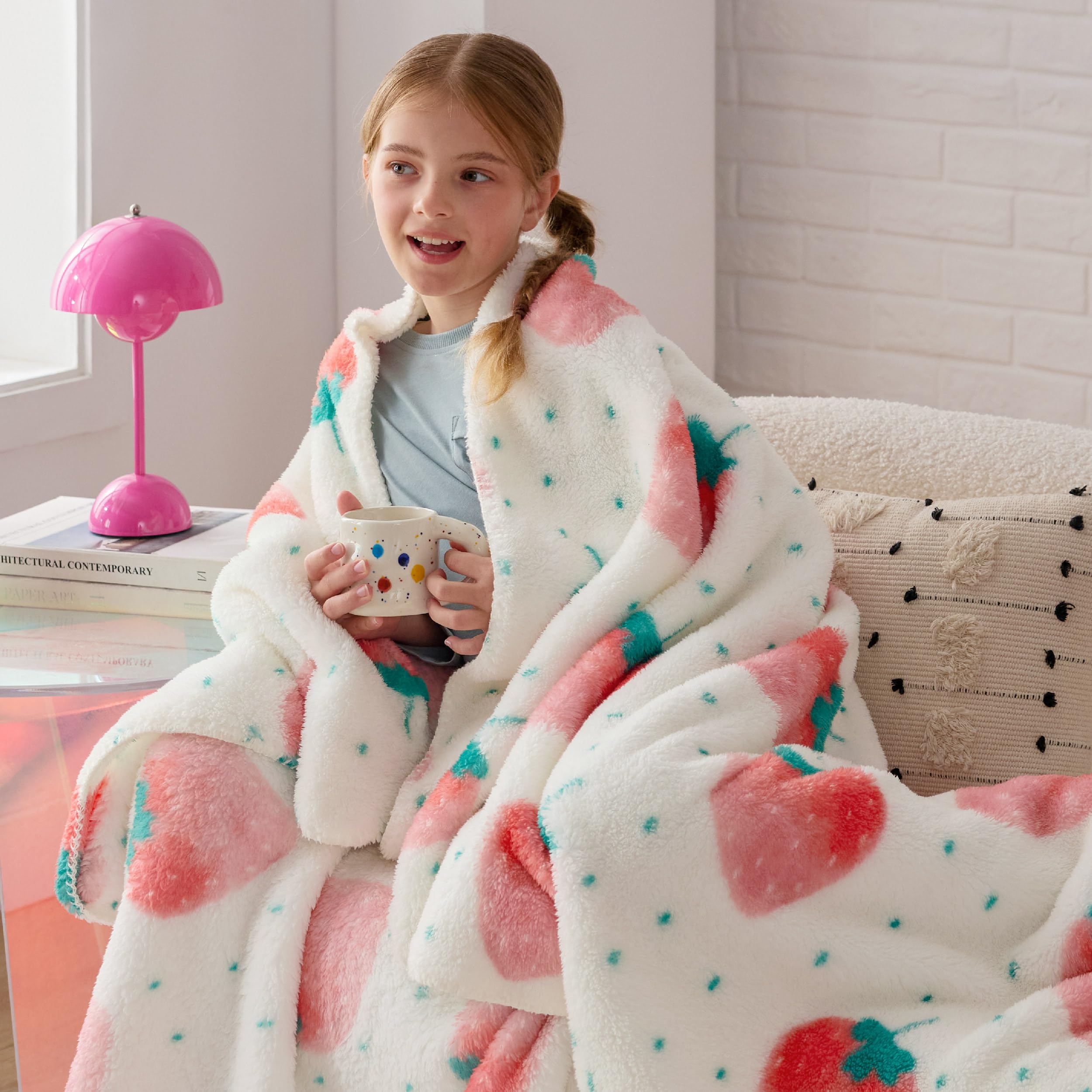 Bedsure Cute Strawberry Decor Throw Blanket Pink for Kids - Soft Fleece Throw Home Decor for Girls Women Teens as Birthday, GentleSoft Cozy Fruit Pattern Blankets for Couch Bed, 50x60