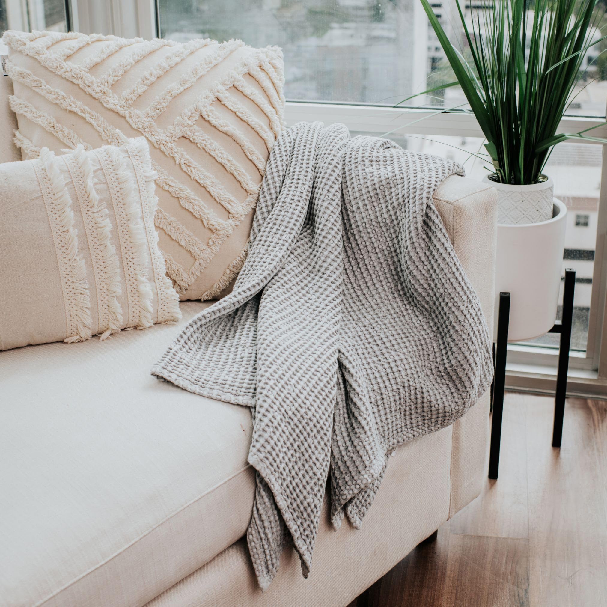 Houseify SNUGGLEVIDA Bamboo Cooling Blanket - Temperature Regulating Waffle Blanket for Comfortable Sleep - Throw for Sensitive Skin - Hypoallergenic, Breathable, Machine Washable