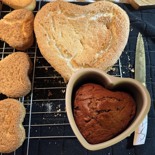 Kundalini Heart Cake Pan 6Inch Anodized Aluminum Non-stick Baking Mold for Air Fryer, Pressure Cooker, Weddings, Valentine’s Day