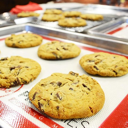 Fat Daddio's Quarter Sheet Pan - Natural Aluminum for Even Baking | Perfect for Home Chefs