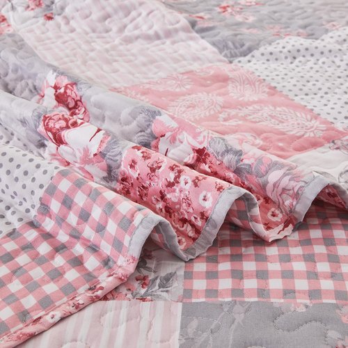 Oversized Alaska King Size Quilt Set Pink Grey Floral Plaid Patchwork Quilt 132x120 Extra Wide Super Reversible Quilted Bedspread Coverlet 3-Piece Comforter Bedding Set Bed Cover with 2 Pillow Shams